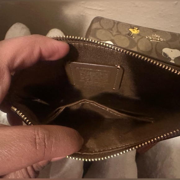 Coach snoopy purse with full sized wallet and wristlet - Picture 4 of 7
